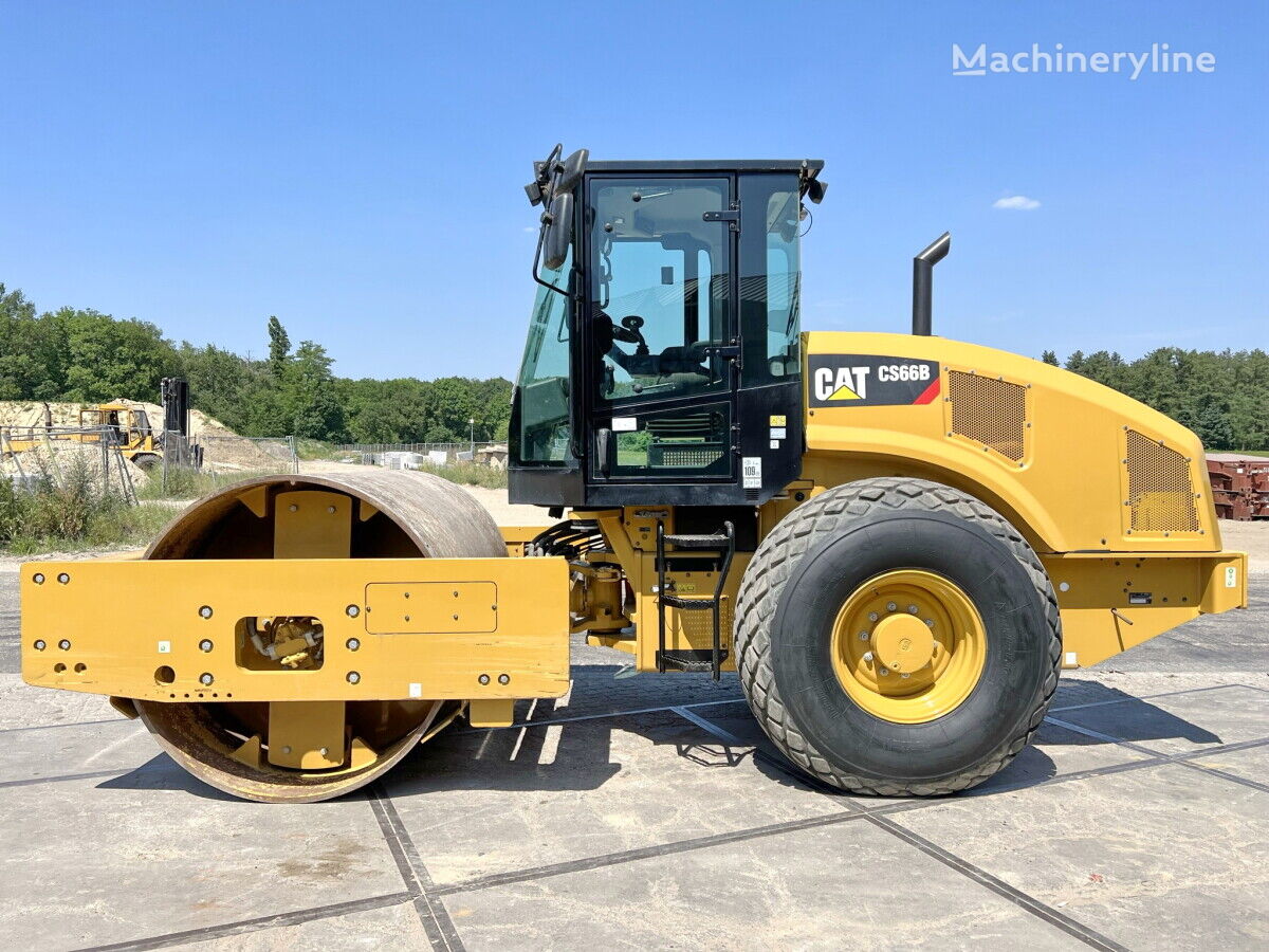 грунтовый каток Caterpillar CS66B