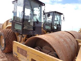 компактор Caterpillar CS64B